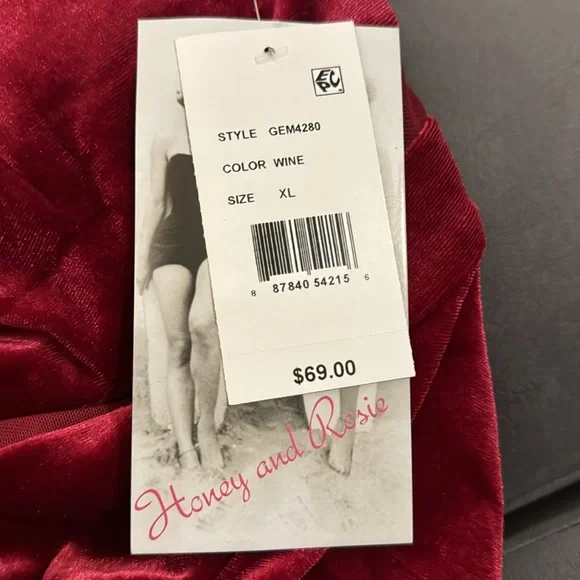 Formal gown. Niece purchased for homecoming and never wore it. - Picture 3 of 4